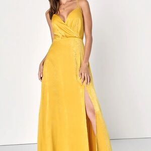 Lulu’s Elegant Yellow Evening Gown